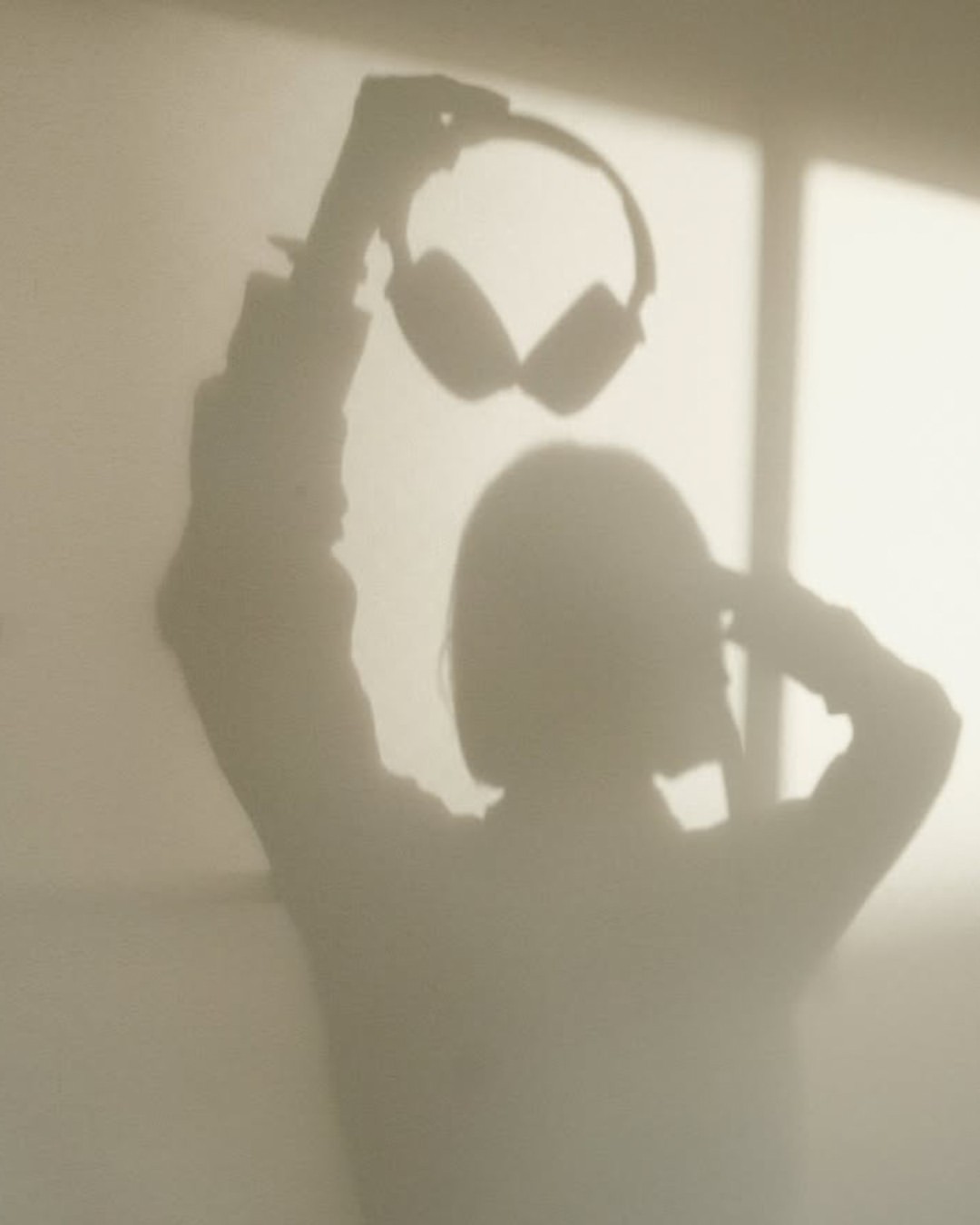 You time. ☕⁠⁠#sudio #shapingsound #sudioonyou #lifestyle #K2White #K2Black #E3white #A1ProWhite