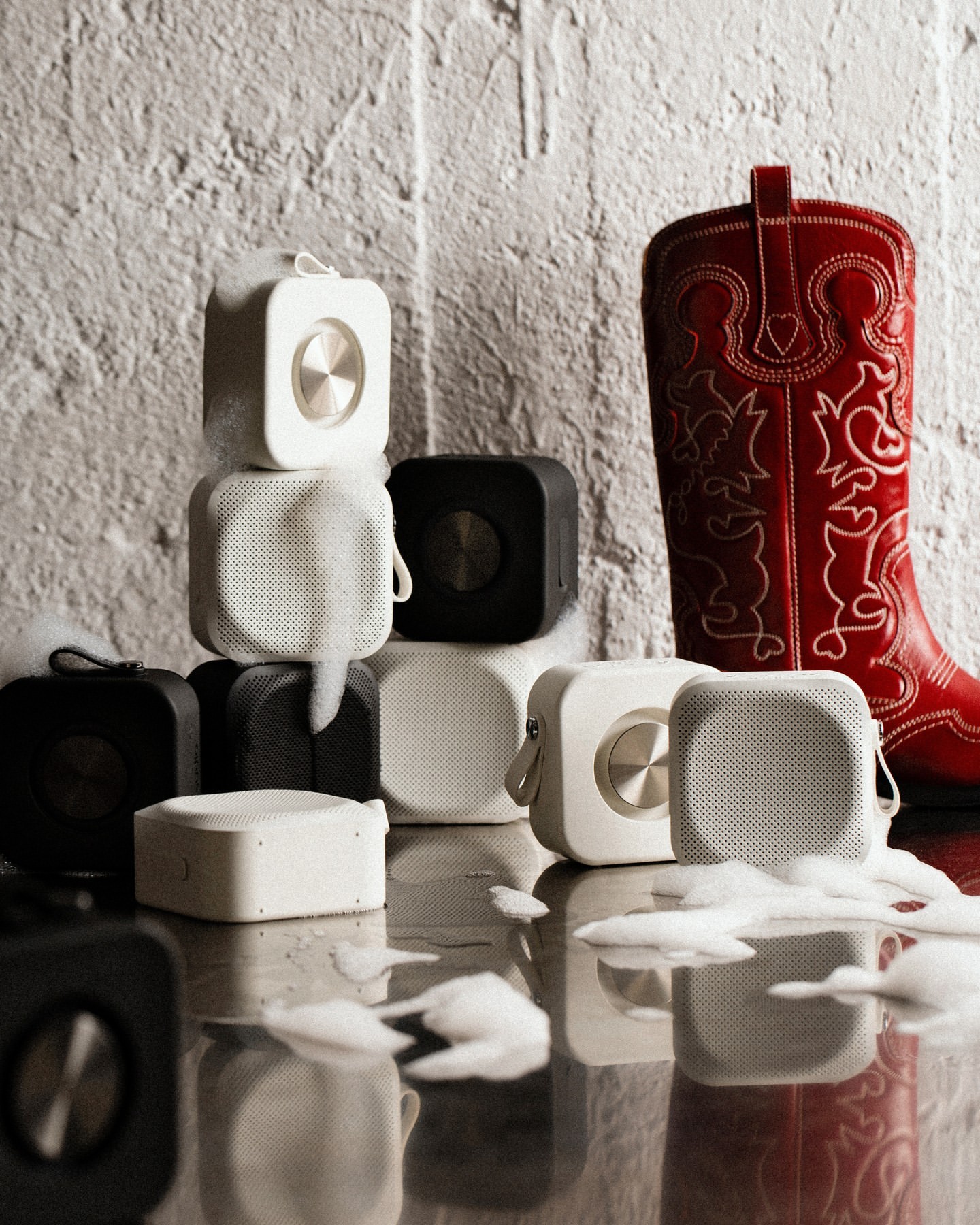 Get ready for the New Year adventures with the portable Sudio F2 speaker! Splash-proof and party-ready.⁠⁠#sudio #shapingsound #happynewyear #F2white #F2Black #IPX5