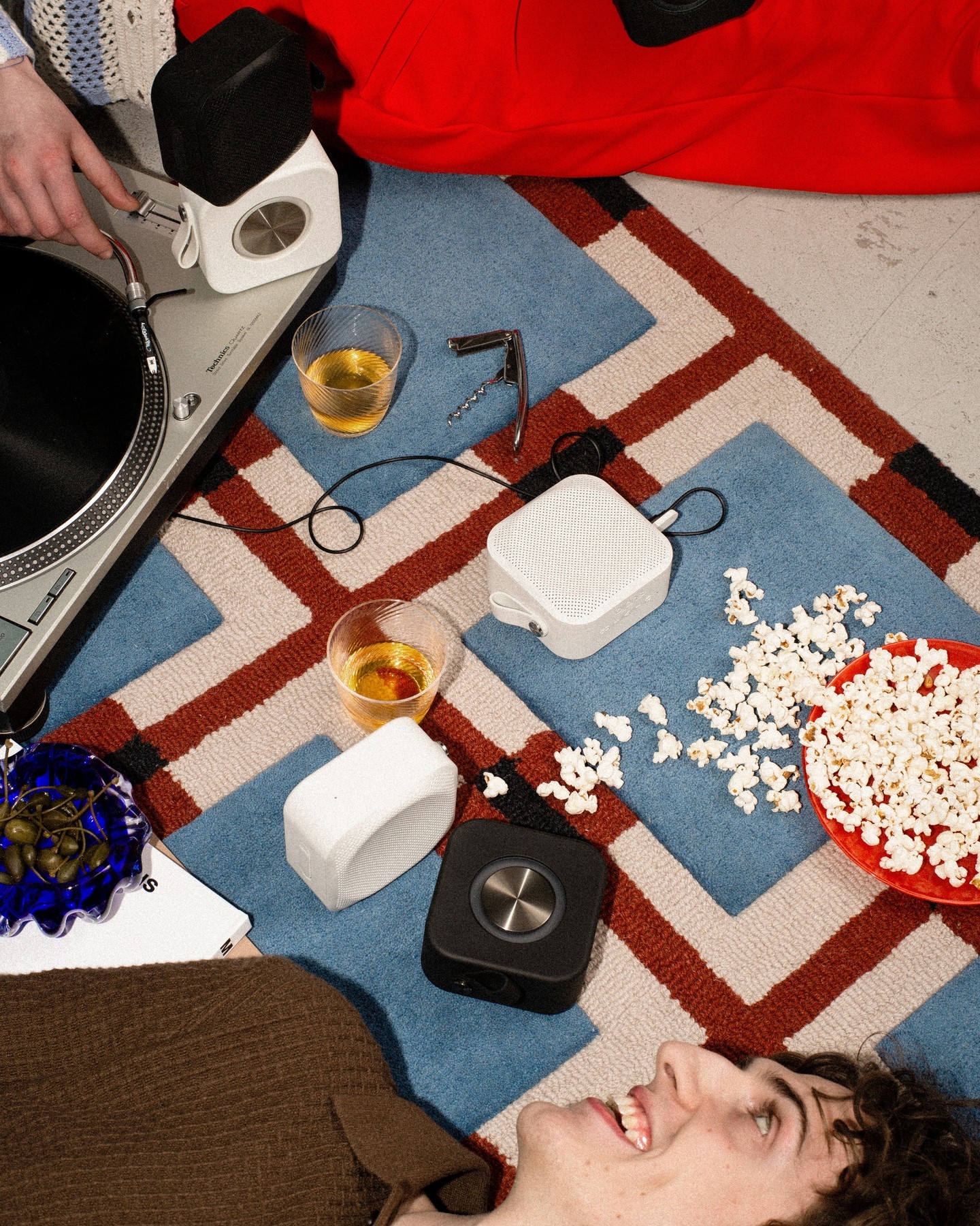 Cheers to new beginnings! Were ringing in 2025 with style, good company, and even better vibes.⁠⁠#sudio #shapingsound #goodtimes #F2white #F2Black