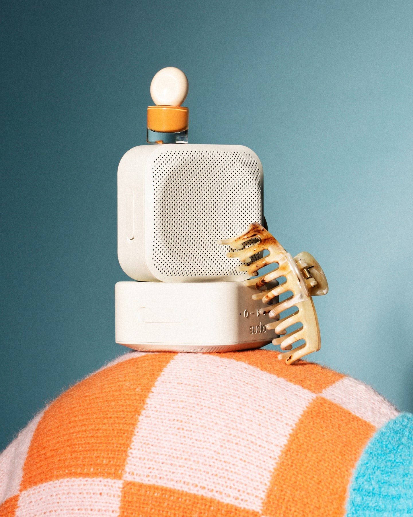 Stack, connect, and play. Celebrate life and any moment with the very portable and very powerful F2 speaker. ⁠⁠#sudio #shapingsound #partynonstop #F2white #F2Black