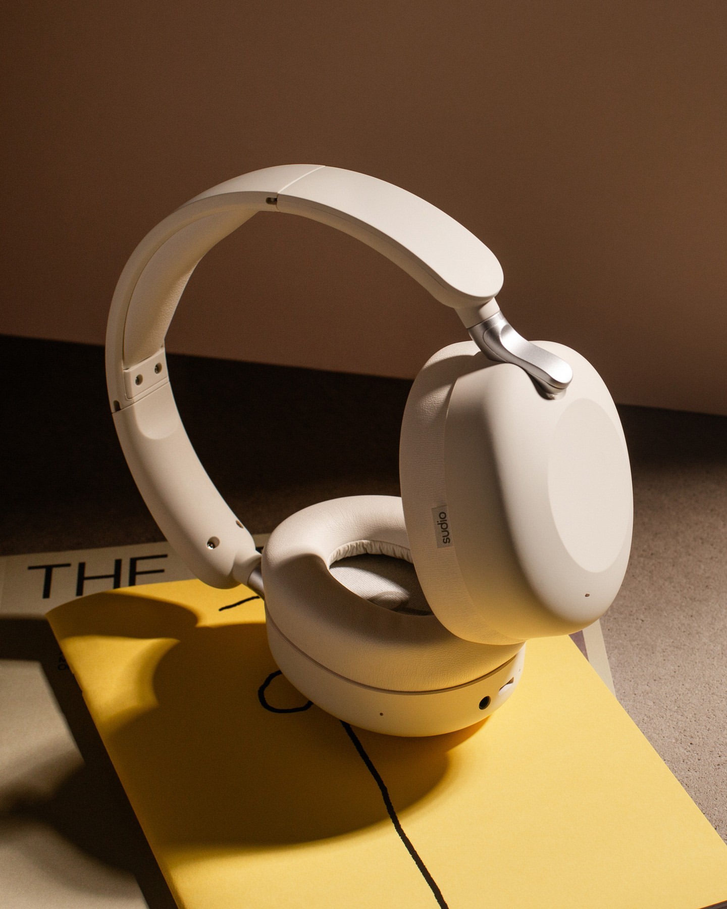 Meet your new gym buddy.⁠⁠#sudio #shapingsound #hello2025 #K2ProWhite #KPro2Black