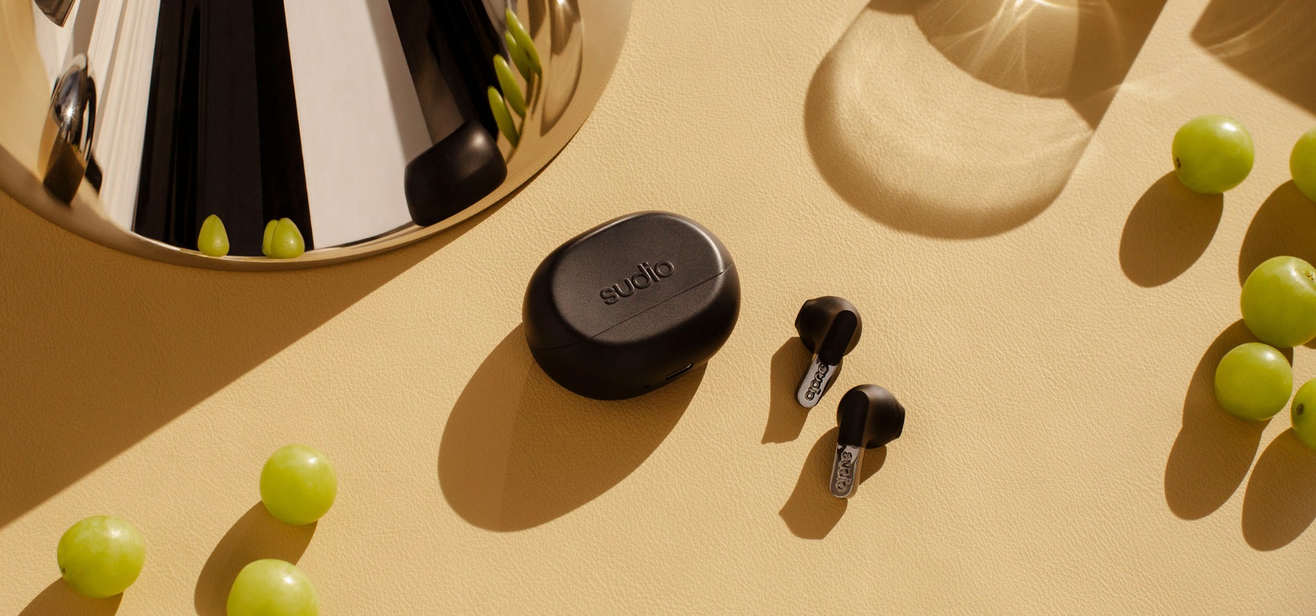 Sudio N3 Black on a table